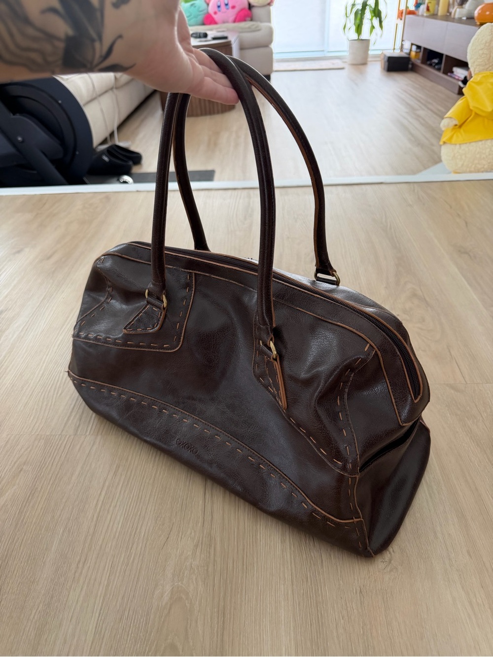 Vintage Brown Faux Leather Bowling Bag Style with Contrast Stitching - Picture 5 of 10